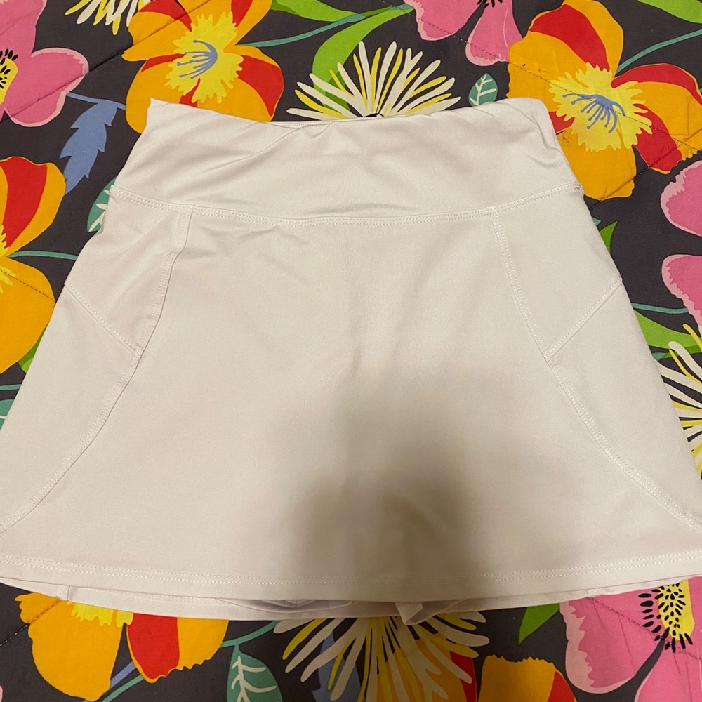 Girls white skirt/skort
